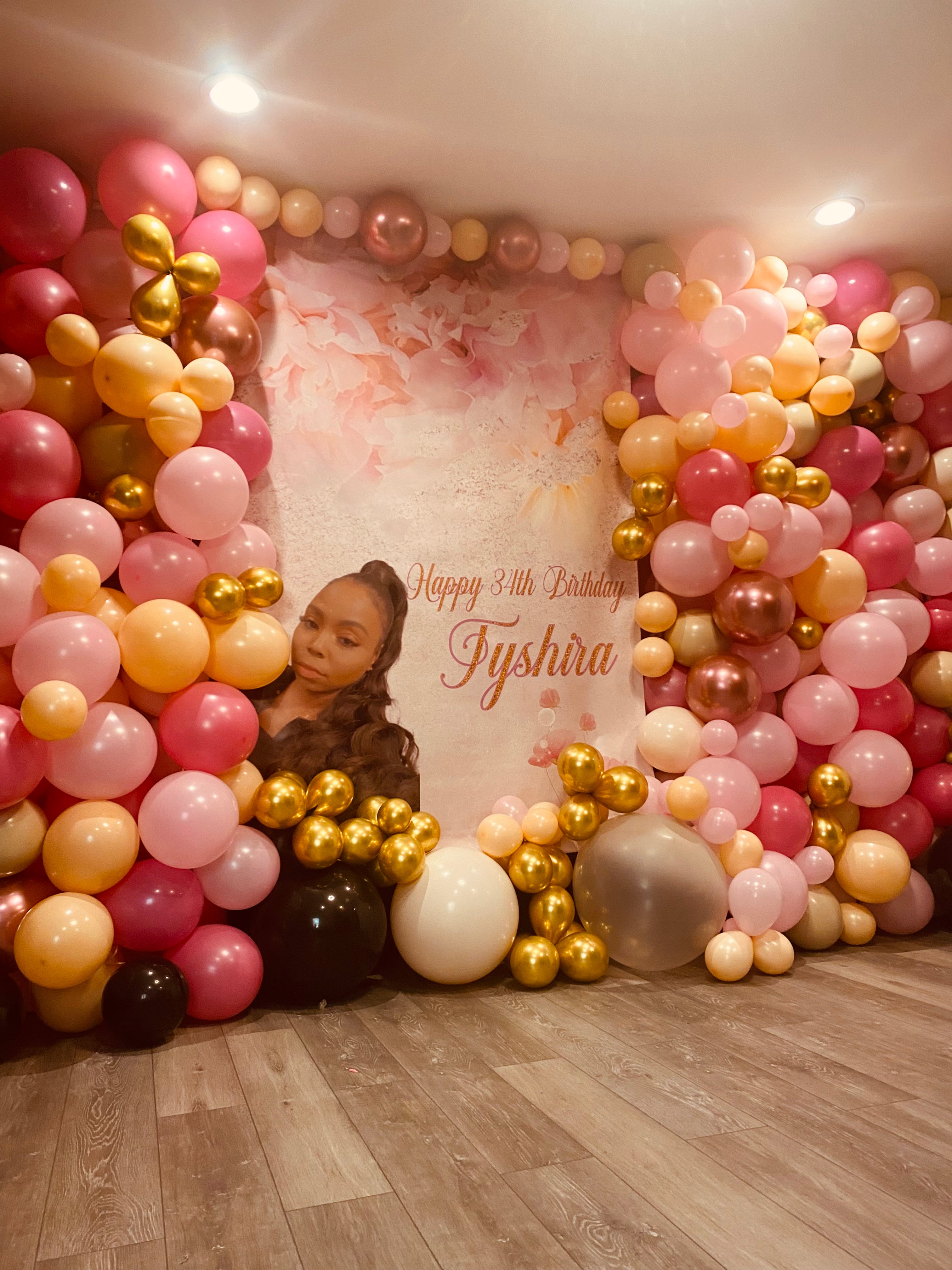 Customized 8' x 8' Balloon Wall (2 hour installation time needed)